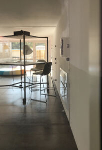 Domani. Vista degli interni