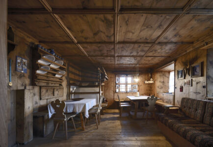 Architekt Pavol Mikolajcak, Felderhof (Villanders) interno originale