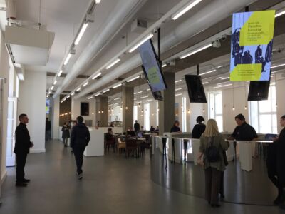 Palais Populaire, ingresso, biglietteria e interno Caffè (© Daniela Völkel)