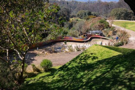 I percorsi e le panche (© Archivio Senosiain)