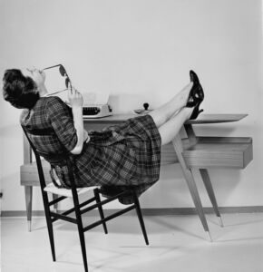 Sedia Superleggera, per Cassina, Giordano Chiesa, 1957 e 1953
(© Gio Ponti Archives)