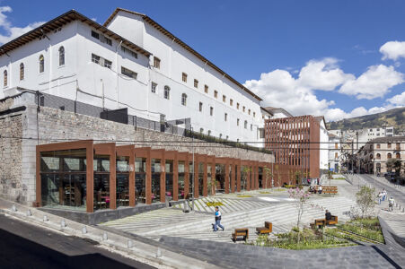 Jaramillo Van Sluys Arquitectura Urbanismo, Plaza Huerto San Agustín (2016)