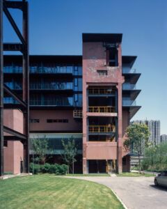 Shougang Holiday Inn (© Hao Chen)