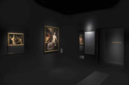 dalla sala “Il martirio di Sant’Orsola” verso la sala “La flagellazione” (foto di Francesco Squeglia)