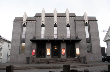 Þjóðleikhúsið (il teatro nazionale; progetto di Guðjón Samúelsson, 1925-1950) (© Sofia Nannini)