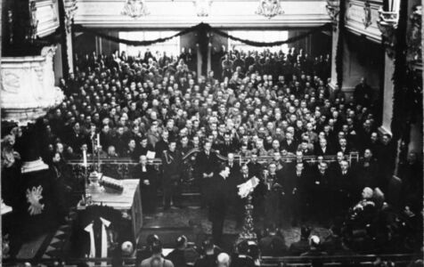 Il comizio di Adolf Hitler alla Garnisonkirche nel Tag von Potsdam (1933)