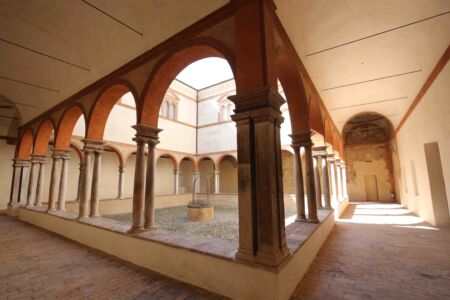 Chiostro piccolo (© Enrico Rossi)