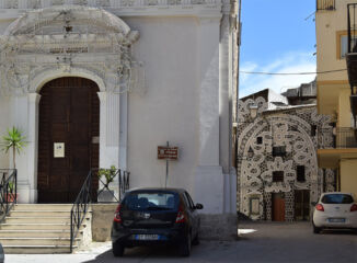 Il murales di NeSpoon a Palazzo Micciché (©Farm Cultural Park)