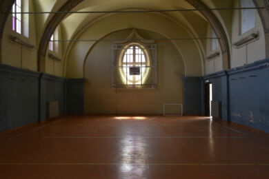 Chiesa di San Giovanni Decollato a Govone ora palestra e cine-teatro (© Elena Franco)