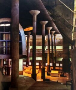 Il Forum. A sinistra l'accesso alla Sala dell'Assemblea