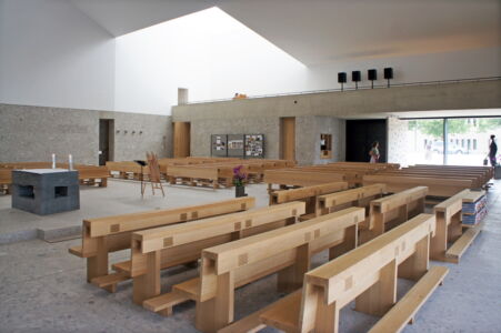 Vista interna verso l’ingresso (foto Tino Grisi)