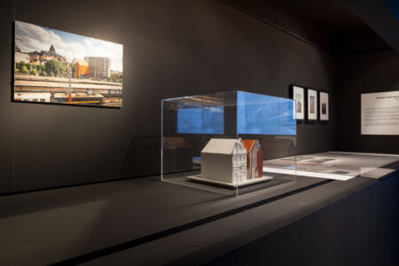 L'allestimento inerente il progetto per la Cappella delle Brigittines a Bruxelles (foto Francesco Girardini)