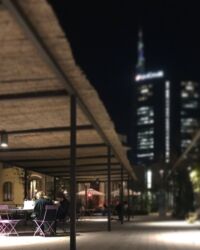 A Milano, nel quartiere Isola c’è ancora spazio per la familiarità e la condivisione (foto Federica Cornalba)