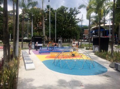 Avenida la Playa. Giochi per i bambini (© Luca Bullaro)
