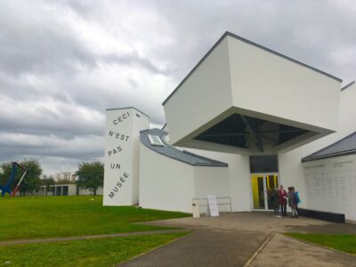 L'ingresso del Museo all'interno del campus Vitra (foto Arianna Panarella)