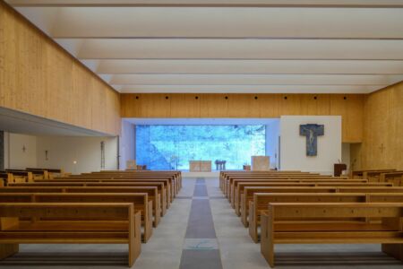 Nuovo complesso parrocchiale Resurrezione di nostro Signore Varignano, Viareggio (Photo by Andrea Avezzù, courtesy of TAMassociati)