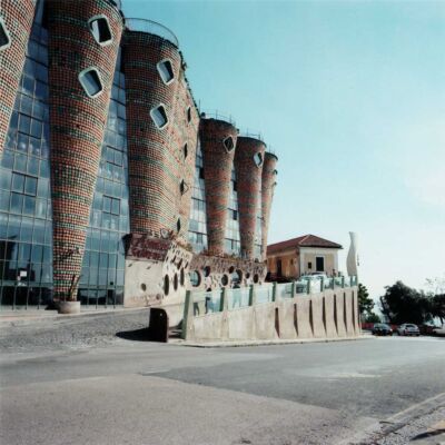 Paolo Soleri, fabbrica Solimene a Vietri sul mare, Salerno (1954, © Emanuele Piccardo)