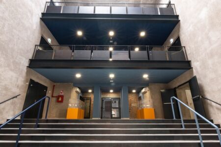 Il foyer su due livelli