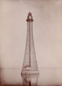 Vladimir Shukhov, faro Adzhigolsky, alto 68 m, presso Kherson (1911 - Archivio RAS)