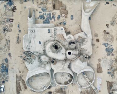 Il cantiere realizzato sfruttando maestranze locali del Dune Art Museum, Bohai Bay (©OPEN Architecture)