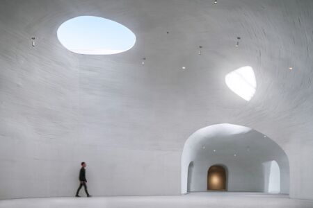 La texture irregolare e imperfetta delle superfici acquista un valore ornamentale per il Dune Art Museum, Bohai Bay (© Qingshan Wu)
