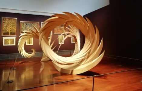 Installazione della mostra "Santiago Calatrava. Nella luce di Napoli" (© Davide Vargas)