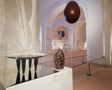 Ceramiche e porcellane della mostra "Santiago Calatrava. Nella luce di Napoli" (© Davide Vargas)