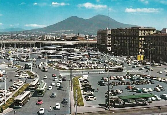 La piazza nel 1971 (fonte: Wikipedia)