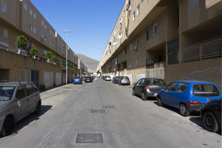 Quartiere ZEN, strada pedonale tra le insulae (© Archivio AutonomeForme)