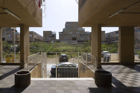 Quartiere ZEN, ingresso di un'insula (© Archivio AutonomeForme)