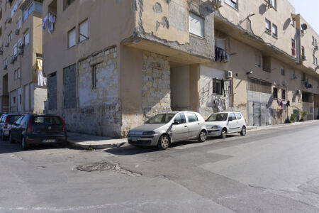 Quartiere ZEN, chiusura degli spazi interstiziali tra le insulae (© Archivio AutonomeForme)