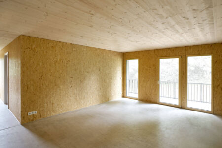 Vista dell'interno durante il cantiere, Hoffnungshaus Rohrackerweg (©andOFFICE)