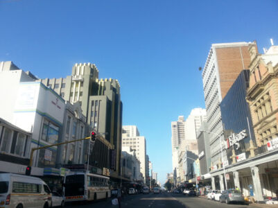 Pixley Street con, sulla destra, la Pixley House (Design Workshop, 2015)