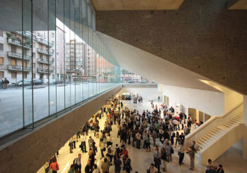 Università Luigi Bocconi, l'ingresso all'Auditorium e la strada sovrastante - Photo © Alexandre Soria - Courtesy of the Pritzker Architecture Prize