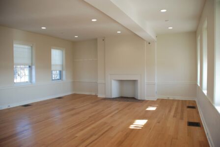 L'interno di una stanza nell'ala est del lazzaretto dopo gli interventi (© VITETTA, Architects and Engineers)