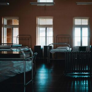 Vista dell'interno dell'ex ospedale (Unsplash, © Gilberto Olimpio)