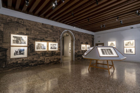 Allestimento della mostra Piranesi Roma Basilico, Palazzo Cini, Venezia ph. Matteo De Fina
