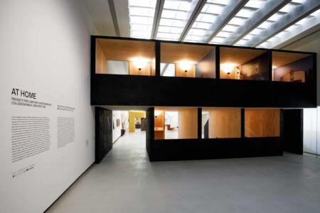 Home sweet Rome/ No man is an Insula di Rintala Eggertsson, allestimento per la mostra «AT HOME» (© Musacchio, Ianniello & Pasqualini)