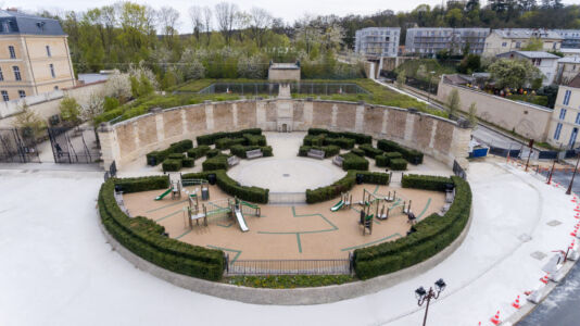 Place des Francine nel quartiere Chantiers (© Ville de Versailles / Gilles BOCS)