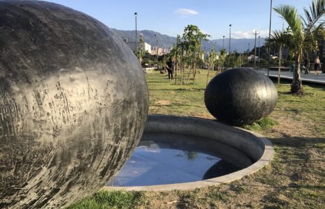 Scultura di Mario Velez (foto di Luca Bullaro)