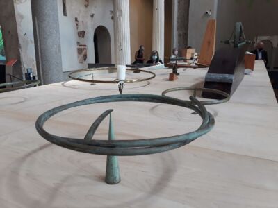 Gli studi sulla gravità e sull'equilibrio (foto di Alessandro Colombo)
