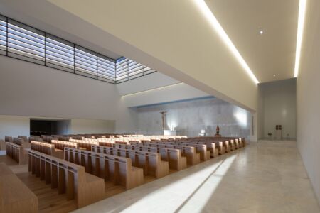 Vítor Leal Barros: chiesa del Divino Salvatore a Freamunde (Portogallo, 2020 - Courtesy Fondazione Frate Sole)