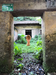 Guangzhou Airport Biennale: installazione “Open-mindedness Violates Ethics and Morality” di Xiao Kegang (©Art Asia Pacific, foto di Pamela Wong)