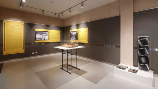 L'allestimento della mostra “Bruno Morassutti. Architettura industrializzata e design”, Museo Bailo, Treviso (foto di Alberto Vignolo)