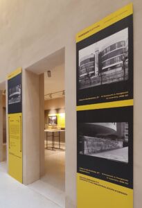 L'allestimento della mostra “Bruno Morassutti. Architettura industrializzata e design”, Museo Bailo, Treviso (foto di Alberto Vignolo)
