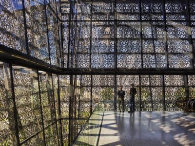 L'interno dell' Smithsonian National Museum of African American History and Culture (Washington, 2016) di David Adjaye