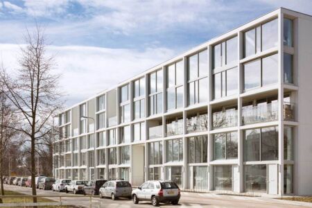 I Superlofts del complesso Blok Y alla periferia di Utrecht progettati da Marc Koehler: spazi flessibili per molteplici attività (© Marc Koehler Architects, foto di Stijn Poelstra)