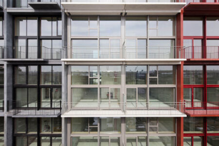 Le facciate vuote del progetto Houthavens 4 di Amsterdam progettato da Marc Koehler: gli spazi abitativi sono personalizzabili dagli abitanti (© Marc Koehler Architects)