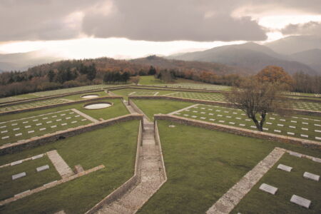 Il Cimitero al Passo della Futa (Firenze)