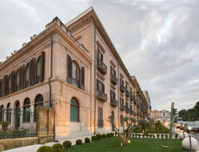 L'area verde dinnanzi Palazzo d'Orleans a Palermo